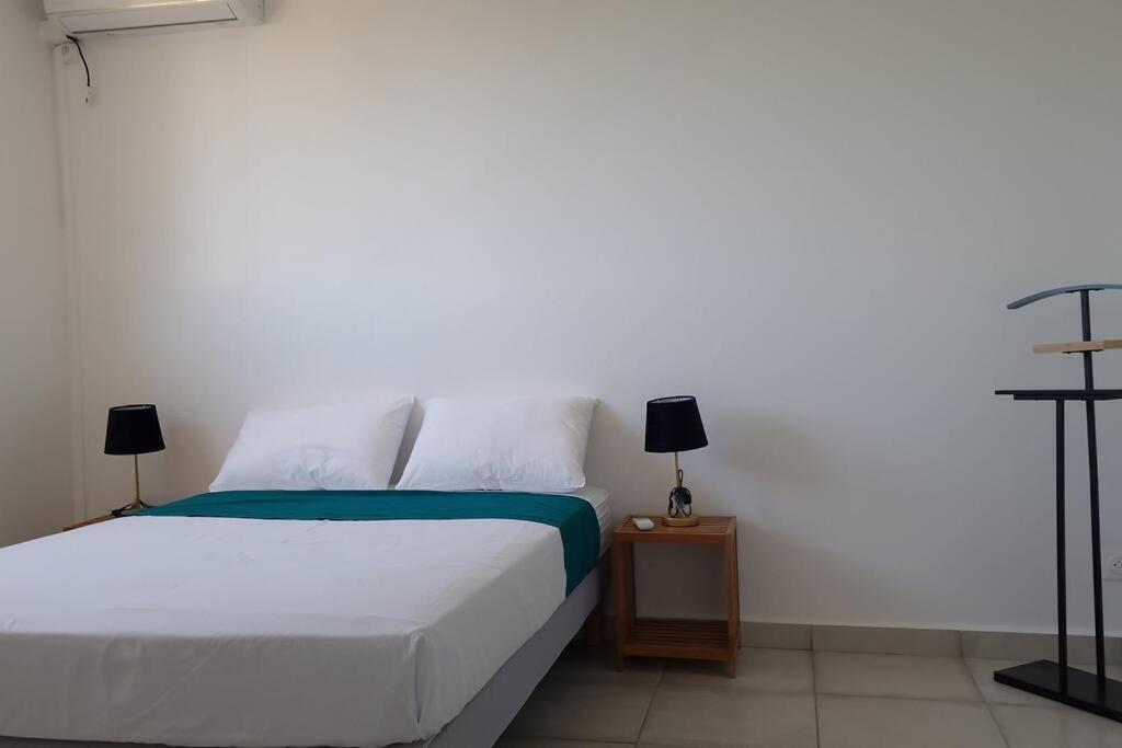 Joli T2 En Bas De Villa Vue Jardin Et Mer Vieux-Habitants Kültér fotó